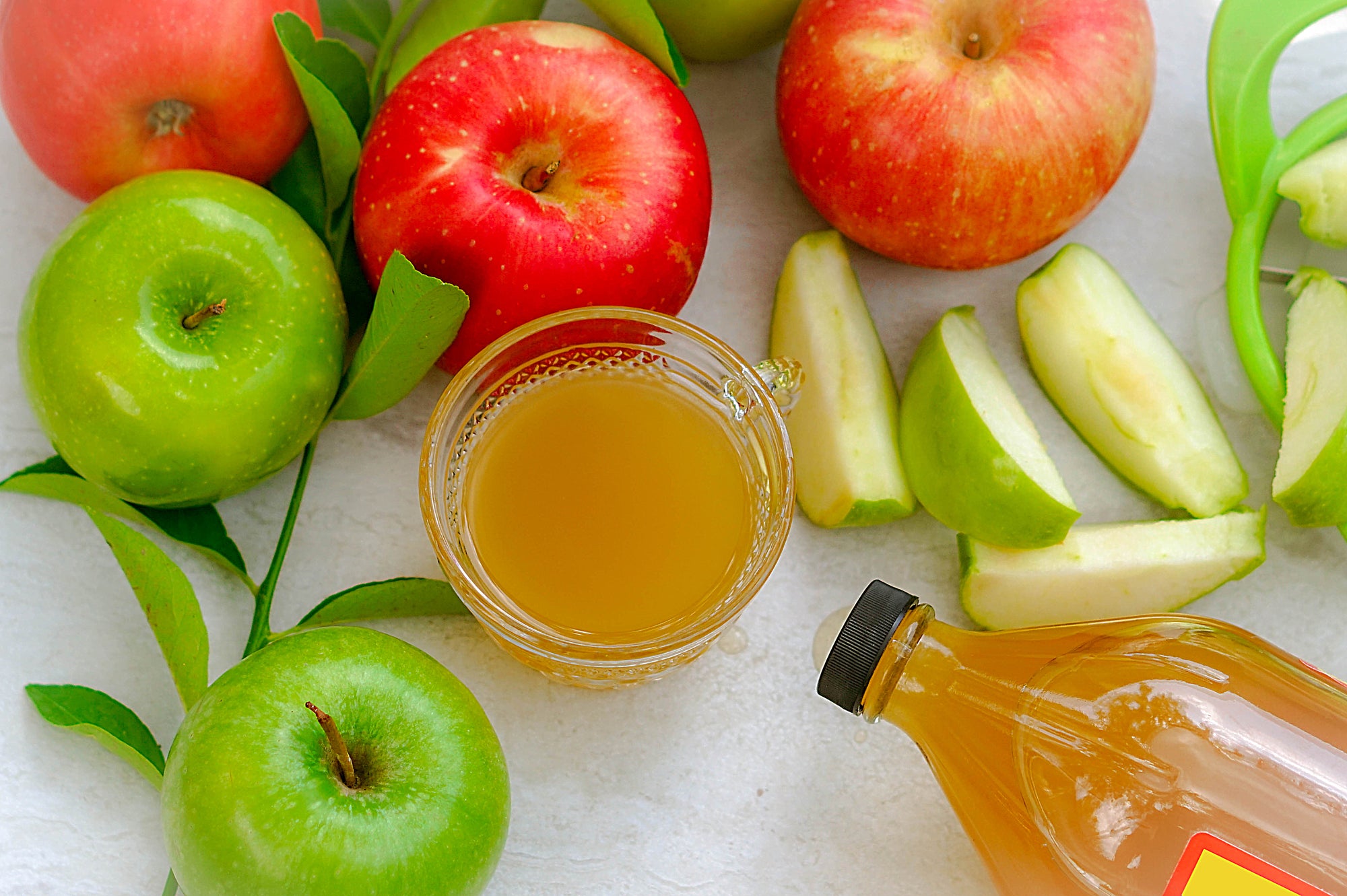 The Benefits of Apple Cider Vinegar and ACV Gummies